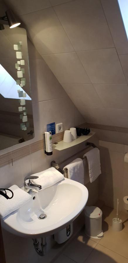 Airport Hotel One Aparthotel Sylt Zewnętrze zdjęcie