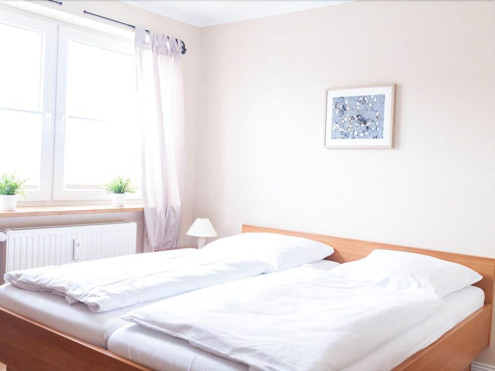 Airport Hotel One Aparthotel Sylt Zewnętrze zdjęcie