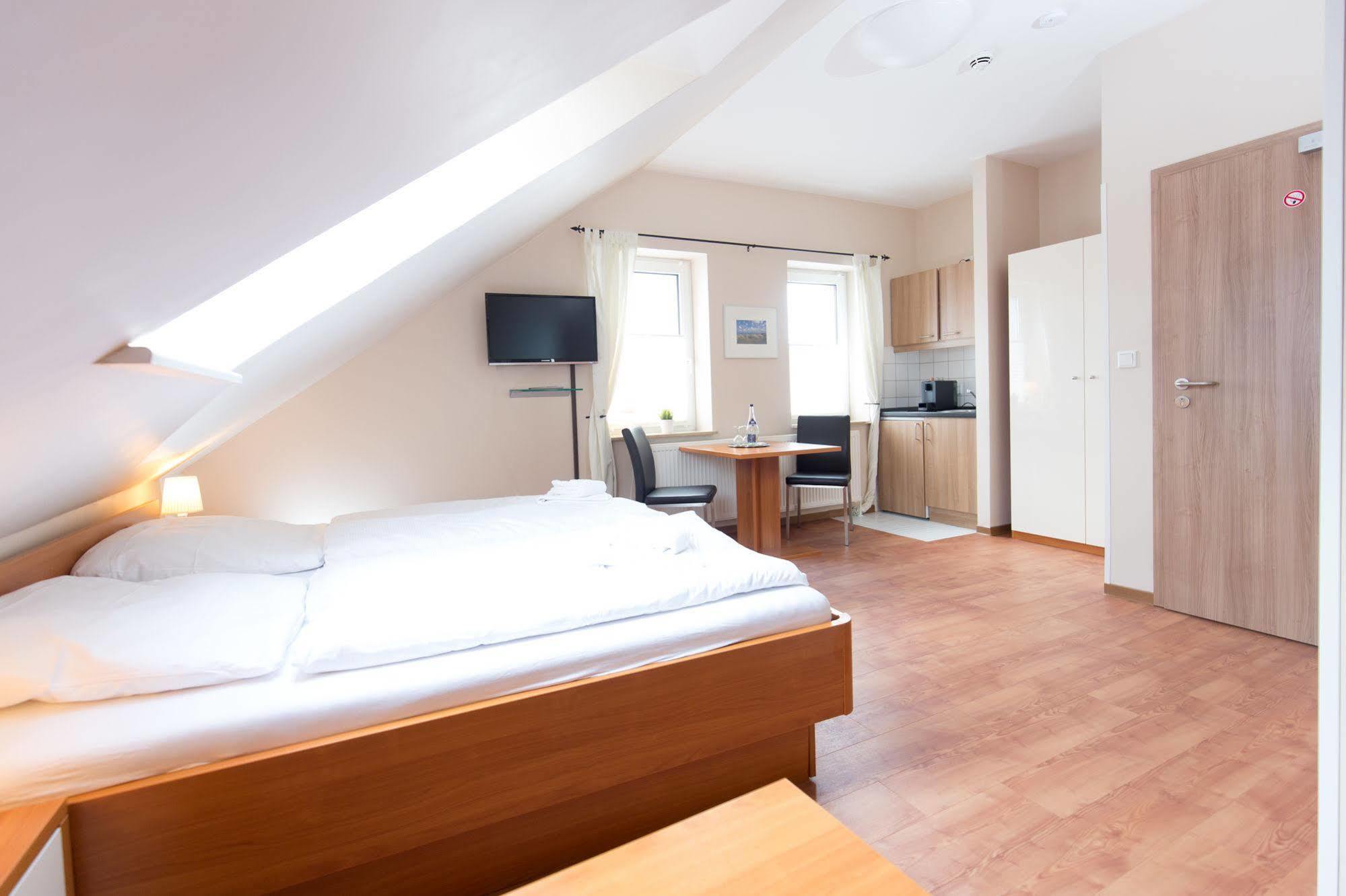 Airport Hotel One Aparthotel Sylt Zewnętrze zdjęcie