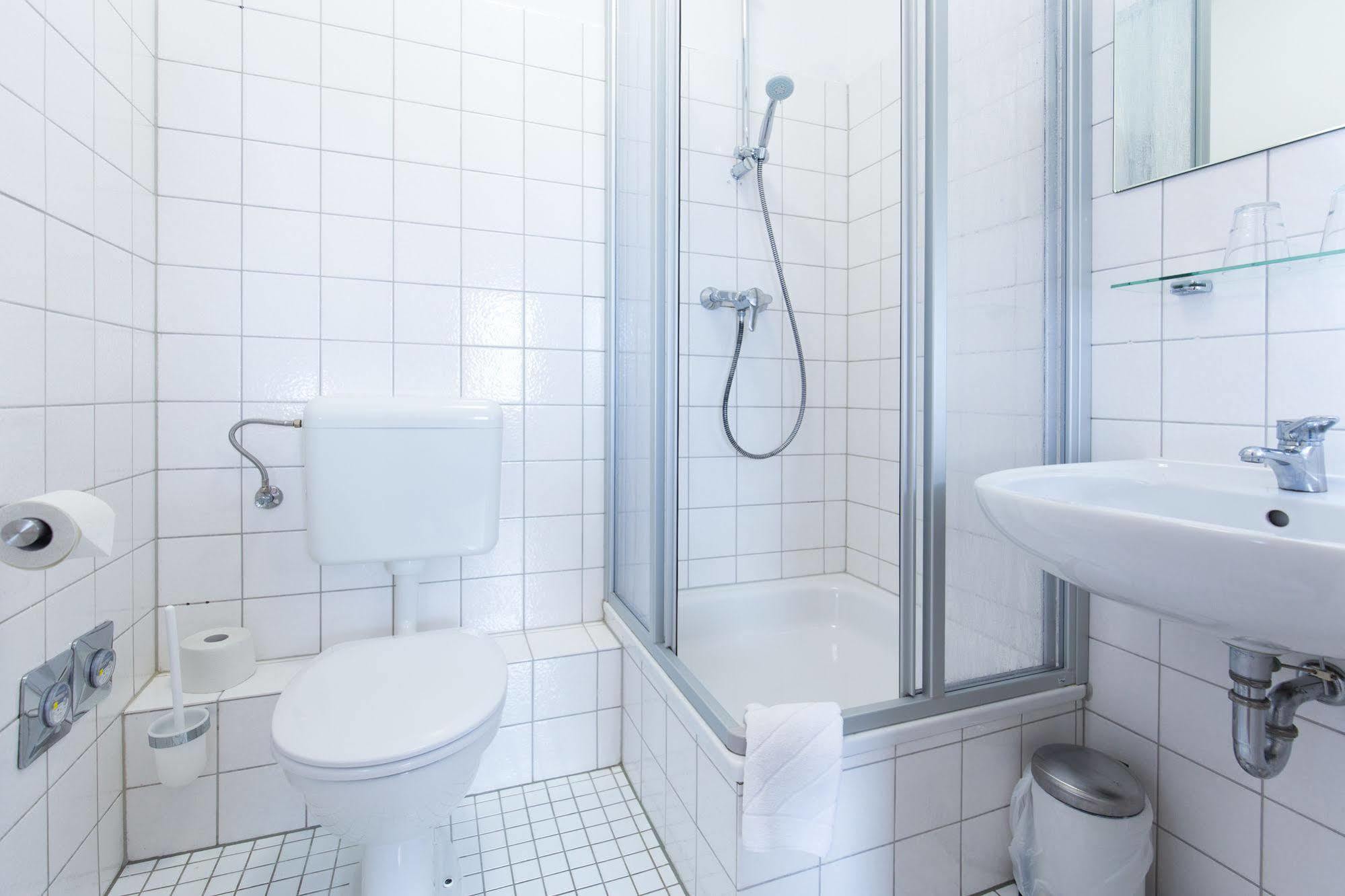 Airport Hotel One Aparthotel Sylt Zewnętrze zdjęcie