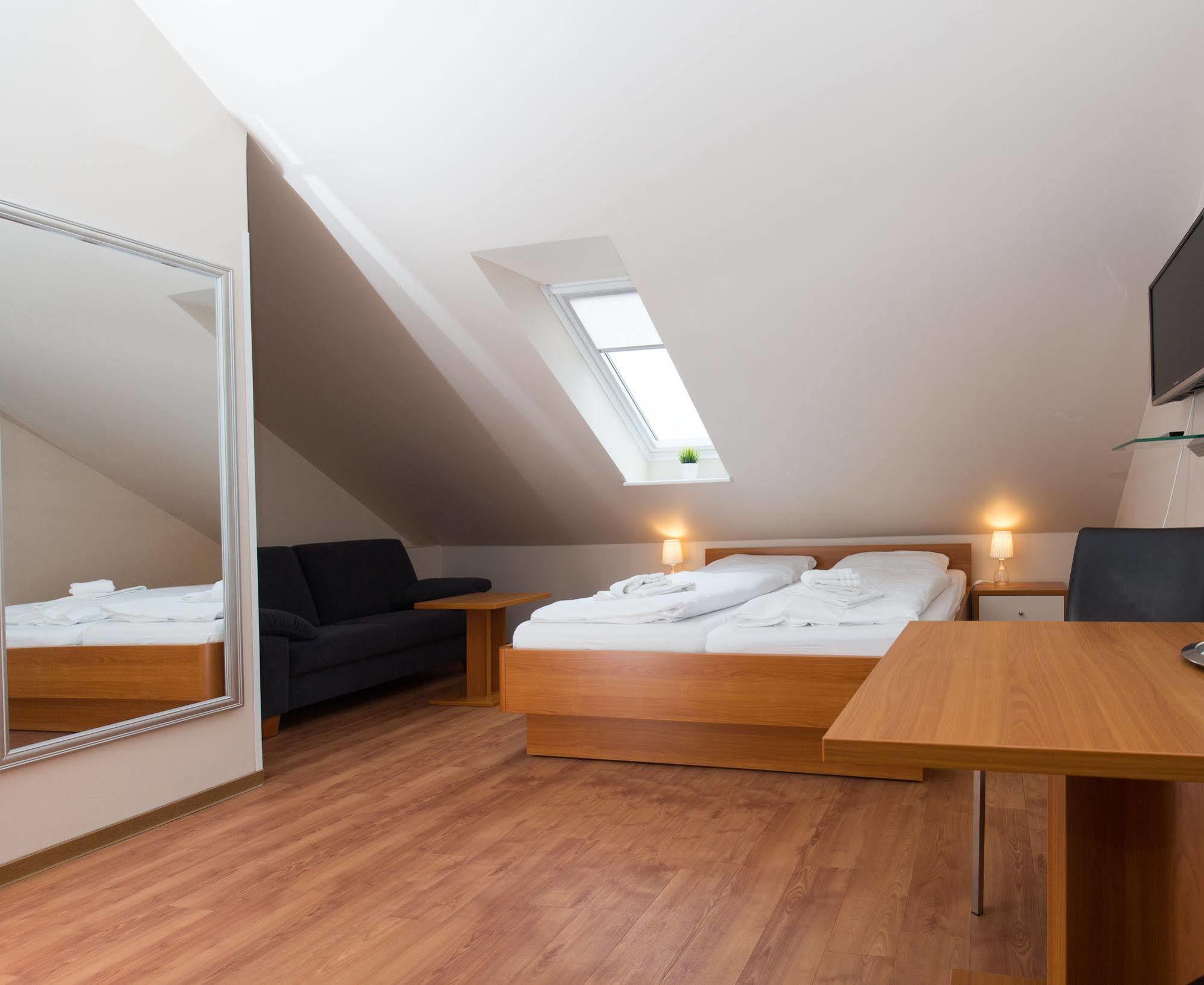 Airport Hotel One Aparthotel Sylt Zewnętrze zdjęcie